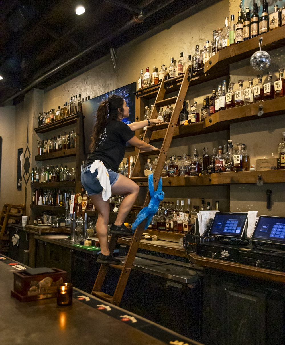 mojo no 4 bartendar on a ladder avondale fl